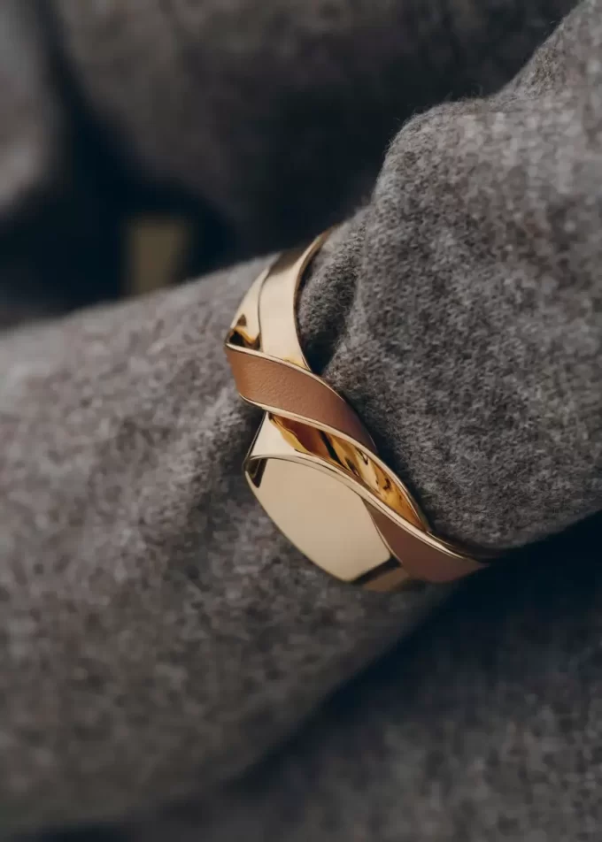 Éole Cuff Edition Pelle di cammello Éole Cuff Edition Pelle di cammello